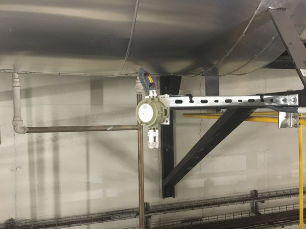 DETECTION GAZ METHANE (CH4) DANS UNE COGENERATION on y retrouve une installation comprenant une centrale CE 408 et des sondes SE 183KM (détection méthane ATEX) avec sirène grande puissance ANTIDEFLAGRANTE et un flash au xénon ANTIDEFLAGRANT