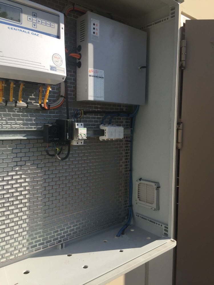 DETECTION GAZ ATEX DANS LA CHAUFFERIE D'UN SITE INDUSTRIEL REGION ISBERGHE INSTALLATION REALISEE PAR GLSI AVEC DU MATERIEL DE MARQUE TECNOCONTROL : CENTRALE CITY CE 408P AVEC ALIMENTATION DE SECOURS POSEES EN EXTERIEUR DANS UN COFFRET ETANCHE EQUIPE D'UNE SONDE THERMOSTATIQUE / CAPTEUR SE 183KM AVEC CONES CONCENTRATEUR TR 532 PERMETTANT UNE MEILLEURE RECUPERATION DES FUITES