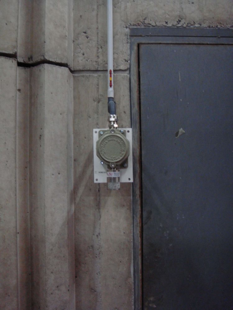 DETECTION GAZ ATEX DANS UNE CHAUFFERIE SECTEUR TOURCOING INSTALLATION GLSI MATERIEL DE MARQUE TECNOCONTROL CENTRALE CITY CE408P / CAPTEUR ATEX SE 193KM / SIRENE FLASH SE 301A / COFFRET ET PROTECTION EXTERIEURS POUR ELECTROVANNE