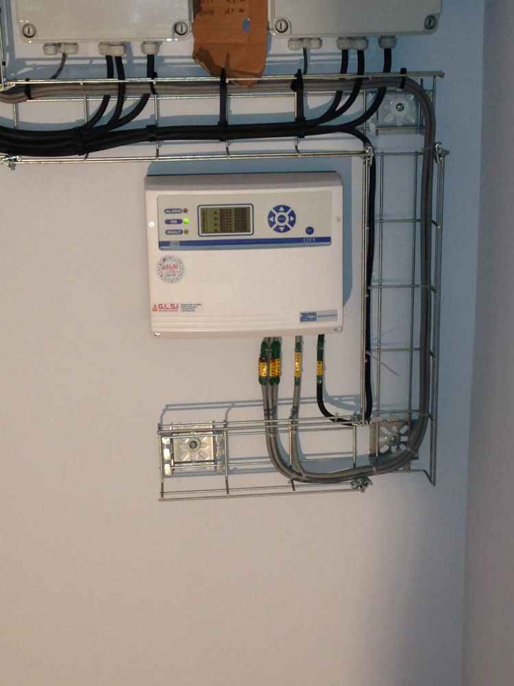 DETECTION GAZ CO (monoxyde de carbone) et NO2 (dioxyde d'azote) DANS UN SDIS REGION NORD INSTALLATION REALISEE PAR GLSI AVEC DU MATERIEL DE MARQUE TECNOCONTROL CENTRALE CITY 408P / SONDES MULTIPLES POUR PARKING TS 255 CN2 SUR CHAQUE SONDE PROTECTION MECANIQUE CONTRE CHOCS / CENTRALE CITY CE408P