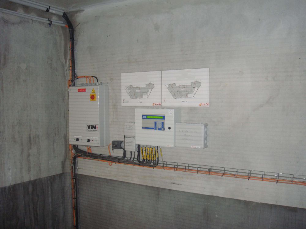 DETECTION GAZ CO ET NO2 DANS LE PARKING D'UN HOTEL REGION LILLE INSTALLATION REALISEE PAR GLSI MATERIEL DE MARQUE TECNOCONTROL CENTRALE CE700P / SONDES MULTIPLES POUR PARKING TS 255 CN2 MONOXYDE DE CARBONE (CO) ET DIOXYDE D'AZOTE (NO2)
