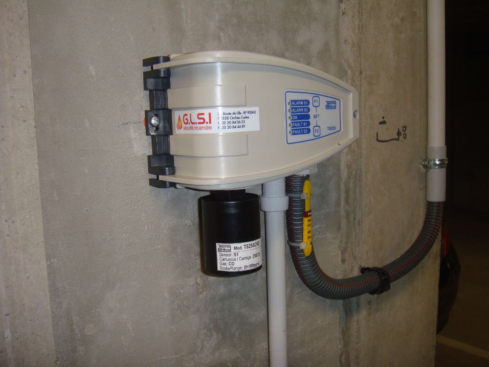 DETECTION GAZ CO (monoxyde de carbone) et NO2 (dioxyde d'azote) DANS UN PARKING REGION DUNKERQUE INSTALLATION REALISEE PAR GLSI AVEC DU MATERIEL DE MARQUE TECNOCONTROL CENTRALE CITY CE 408P / SONDES MULTIPLES ELECTROCHIMIQUES CO (monoxyde de carbone) / NO2 (dioxyde d'azote)
