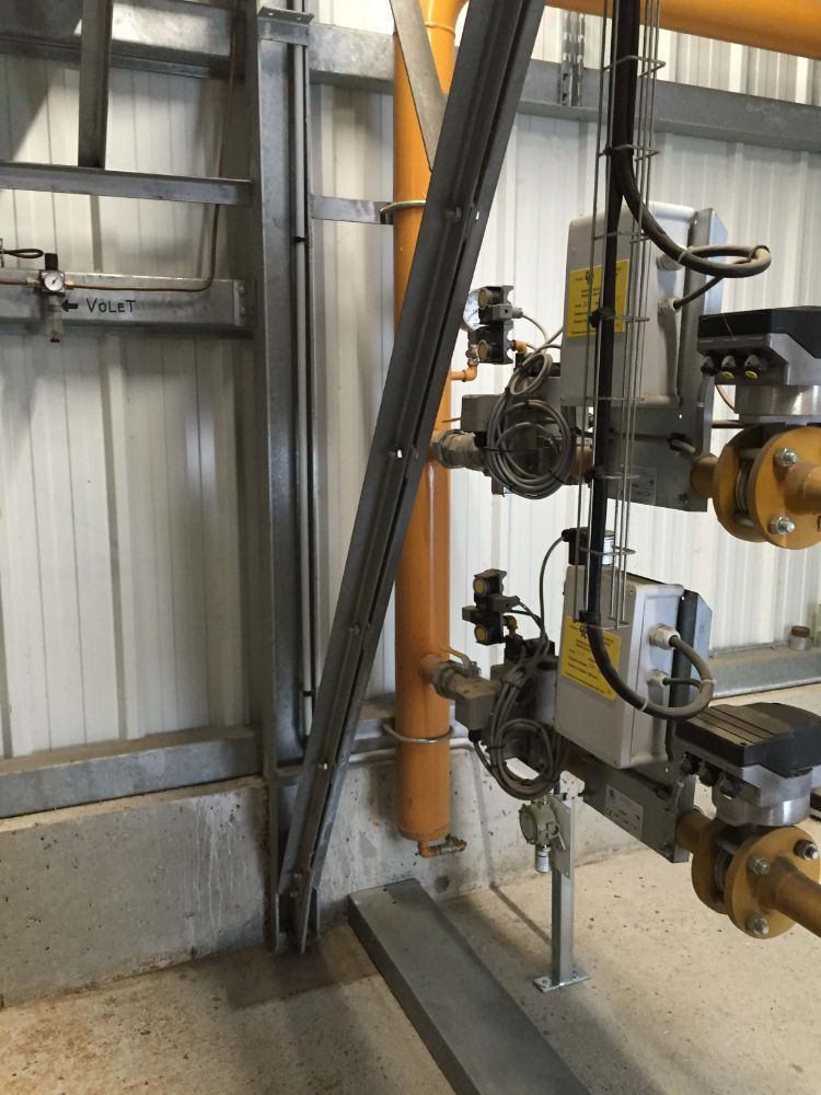 DETECTION GAZ ATEX GPL DANS UN SECHOIR INSTALLATION REALISEE PAR GLSI AVEC MATERIEL DE MARQUE TECNOCONTROL CENTRALE SE194K / SONDES SE 183KG (GPL : C3H8 + C4H10) / SIRENE FLASH SE 301A POSEE EN EXTERIEUR DANS UN COFFRET ETANCHE