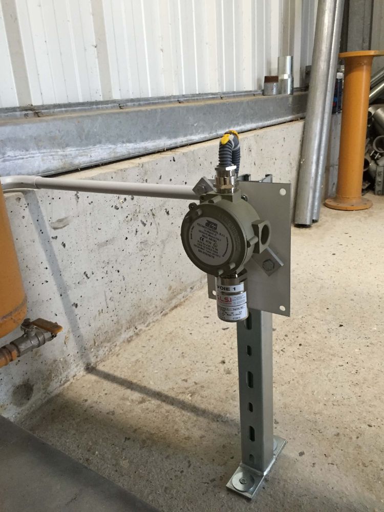 DETECTION GAZ ATEX GPL DANS UN SECHOIR INSTALLATION REALISEE PAR GLSI AVEC MATERIEL DE MARQUE TECNOCONTROL CENTRALE SE194K / SONDES SE 183KG (GPL : C3H8 + C4H10) / SIRENE FLASH SE 301A POSEE EN EXTERIEUR DANS UN COFFRET ETANCHE