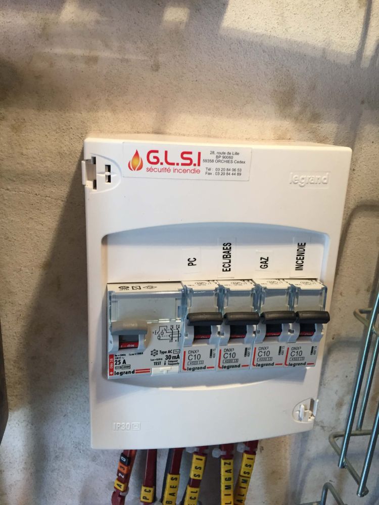 DETECTION INCENDIE ET GAZ DANS UNE CHAUFFERIE SECTEUR RONCHIN INSTALLATION REALISEE PAR GLSI AVEC DU MATERIEL DE MARQUE TECNOCONTROL POUR LA DETECTION GAZ : CENTRALE CITY CE408P / SONDES ATEX TS193KM (méthane CH4) / 1 COFFRET COUPURE FORCE ET DU MATERIEL DE MARQUE FINSECUR POUR LA DETECTION INCENDIE : CENTRALE KARA 8UP CONVENTIONNELLE / DETECTEURS OPTIQUES DE FUMEE CAP112 / DETECTEURS FLAMME FUV112 / NOUVEAU DISPOSITIF D'ALARME FEU AVEC FLASH ASL0005-001