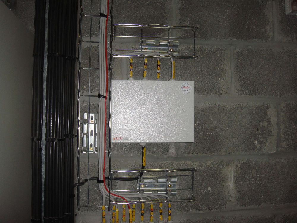 DETECTION GAZ PARKING ET CHAUFFERIE DANS LE PARKING MUTUELLE SOCIALE SECTEUR ARRAS INSTALLATION REALISEE PAR GLSI AVEC MATERIEL DE MARQUE TECNOCONTROL CENTRALE A MICROPROCESSEUR CE700P AVEC ALIMENTATION DE SECOURS ELLE PEUT RECEVOIR JUSQUE 184 SONDES POUR LA CHAUFFERIE SONDES SE 192KM (methane) ET SONDES TS 220 ECS (CO) POUR LE PARKING SONDES MULTIPLES SPECIAL PARKING TS 255 CN2 / DETECTION CO (monoxyde de carbone) ET NO2 (dioxyde d'azote) LES SONDES HAUTS ET BAS SONT PROTEGEES DES CHOCS PAR DES TR533