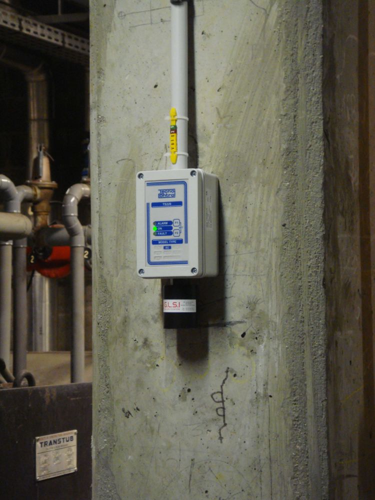 DETECTION GAZ PARKING ET CHAUFFERIE DANS LE PARKING MUTUELLE SOCIALE SECTEUR ARRAS INSTALLATION REALISEE PAR GLSI AVEC MATERIEL DE MARQUE TECNOCONTROL CENTRALE A MICROPROCESSEUR CE700P AVEC ALIMENTATION DE SECOURS ELLE PEUT RECEVOIR JUSQUE 184 SONDES POUR LA CHAUFFERIE SONDES SE 192KM (methane) ET SONDES TS 220 ECS (CO) POUR LE PARKING SONDES MULTIPLES SPECIAL PARKING TS 255 CN2 / DETECTION CO (monoxyde de carbone) ET NO2 (dioxyde d'azote) LES SONDES HAUTS ET BAS SONT PROTEGEES DES CHOCS PAR DES TR533