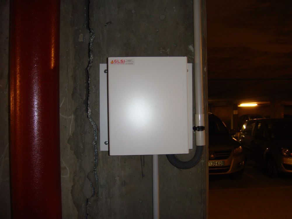 DETECTION GAZ PARKING ET CHAUFFERIE DANS LE PARKING MUTUELLE SOCIALE SECTEUR ARRAS INSTALLATION REALISEE PAR GLSI AVEC MATERIEL DE MARQUE TECNOCONTROL CENTRALE A MICROPROCESSEUR CE700P AVEC ALIMENTATION DE SECOURS ELLE PEUT RECEVOIR JUSQUE 184 SONDES POUR LA CHAUFFERIE SONDES SE 192KM (methane) ET SONDES TS 220 ECS (CO) POUR LE PARKING SONDES MULTIPLES SPECIAL PARKING TS 255 CN2 / DETECTION CO (monoxyde de carbone) ET NO2 (dioxyde d'azote) LES SONDES HAUTS ET BAS SONT PROTEGEES DES CHOCS PAR DES TR533