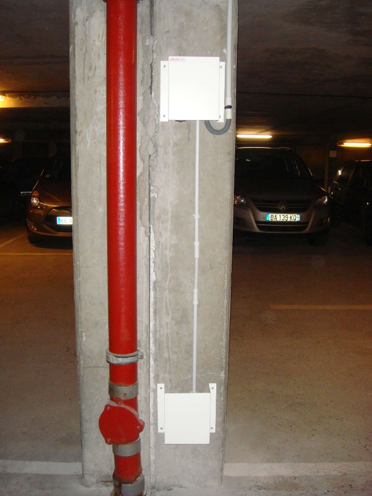 DETECTION GAZ PARKING ET CHAUFFERIE DANS LE PARKING MUTUELLE SOCIALE SECTEUR ARRAS INSTALLATION REALISEE PAR GLSI AVEC MATERIEL DE MARQUE TECNOCONTROL CENTRALE A MICROPROCESSEUR CE700P AVEC ALIMENTATION DE SECOURS ELLE PEUT RECEVOIR JUSQUE 184 SONDES POUR LA CHAUFFERIE SONDES SE 192KM (methane) ET SONDES TS 220 ECS (CO) POUR LE PARKING SONDES MULTIPLES SPECIAL PARKING TS 255 CN2 / DETECTION CO (monoxyde de carbone) ET NO2 (dioxyde d'azote) LES SONDES HAUTS ET BAS SONT PROTEGEES DES CHOCS PAR DES TR533