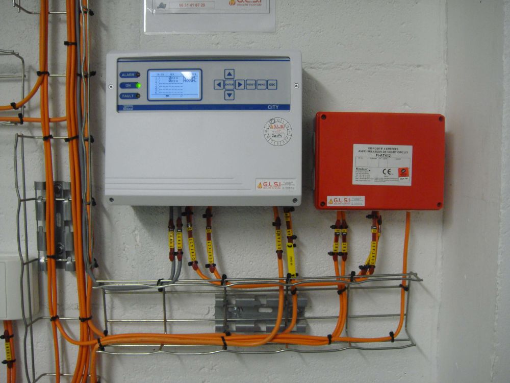 DETECTION PRECOCE D'INCENDIE DANS UNE BIOMASSE SECTEUR HAZEBROUCK INSTALLATION REALISEE PAR GLSI AVEC DU MATERIEL DE MARQUE TECNOCONTROL POUR LA DETECTION PRECOCE AVEC CENTRALE CITY CE408P ET UNE UNITE AN510CC AVEC DEUX SONDES D'ASPIRATION ULTRA SENSIBLES ET D'UNE GRANDE FIABILITE POUR LA DETECTION MONOXYDE DE CARBONE(PRECOCITE DE DETECTION D'UN INCENDIE PAR LA PERCEPTION DU PROCESSUS DE COMBUSTION) / MATERIEL FINSECUR COMPRENANT UNE CENTRALE ADRESSABLE BALTIC 512 / ALIMENTATION DE SECOURS CORAIL / DETECTEURS DE FLAMME FUVA112 / DETECTEURS LINEAIRES BOREAL