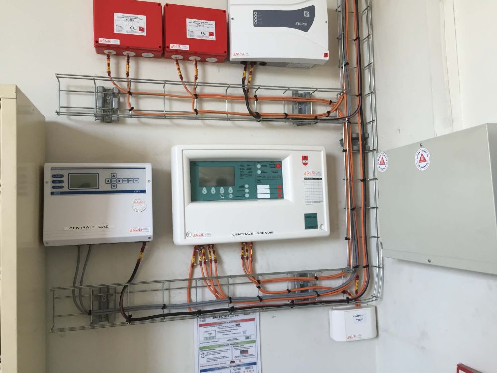 DETECTION PRECOCE D'INCENDIE DANS UNE BIOMASSE SECTEUR WATTRELOS INSTALLATION REALISEE PAR GLSI AVEC DU MATERIEL DE MARQUE TECNOCONTROL POUR LA DETECTION PRECOCE AVEC CENTRALE CITY CE408P ET UNE UNITE AN510CC AVEC DEUX SONDES D'ASPIRATION ULTRA SENSIBLES ET D'UNE GRANDE FIABILITE POUR LA DETECTION MONOXYDE DE CARBONE(PRECOCITE DE DETECTION D'UN INCENDIE PAR LA PERCEPTION DU PROCESSUS DE COMBUSTION) / MATERIEL FINSECUR COMPRENANT UNE CENTRALE ADRESSABLE BALTIC 512 / ALIMENTATION DE SECOURS CORAIL / DETECTEURS DE FLAMME FUVA112 / DETECTEURS LINEAIRES BOREAL