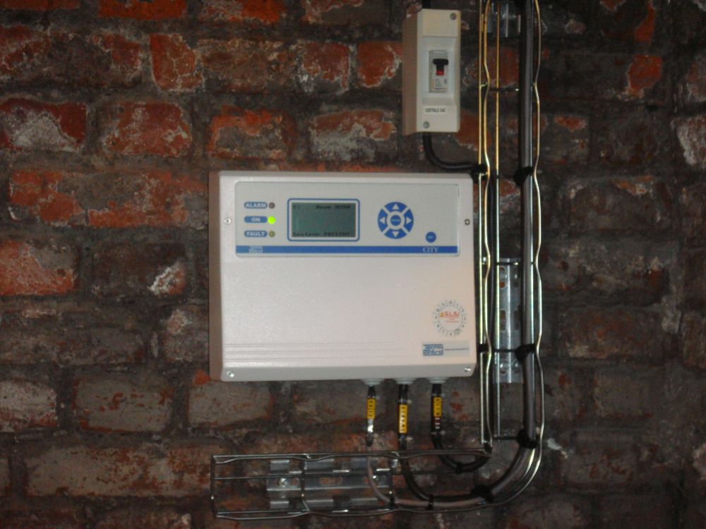 DETECTION MONOXYDE DE CARBONE DANS UNE CHAUFFERIE DE MAIRIE INSTALLATION REALISEE PAR GLSI AVEC DU MATERIEL DE MARQUE TECNOCONTROL CENTRALE CITY CE408P / SONDES TS 220 ECS / SIRENES FLASH SE 301A