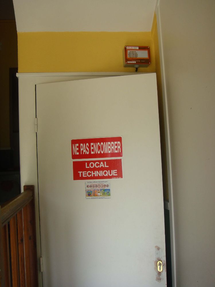 DETECTION MONOXYDE DE CARBONE DANS UNE CHAUFFERIE DE MAIRIE INSTALLATION REALISEE PAR GLSI AVEC DU MATERIEL DE MARQUE TECNOCONTROL CENTRALE CITY CE408P / SONDES TS 220 ECS / SIRENES FLASH SE 301A