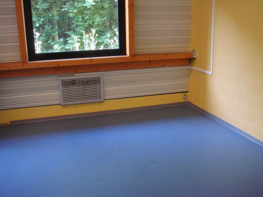 DETECTION MONOXYDE DE CARBONE (CO) DANS UNE SALLE DE SPORTS INSTALLATION REALISEE PAR GLSI AVEC DU MATERIEL DE MARQUE TECNOCONTROL : 1 CENTRALE CITY CE408P / SONDES TS 220 EC-S CHACUNE AVEC UNE PROTECTION GRILLAGEE EVITANT LES CHOCS / SIRENES-FLASH SE 301A EGALEMENT PROTEGEES / COFFRET DE PROTECTION ELECTROVANNES GAZ