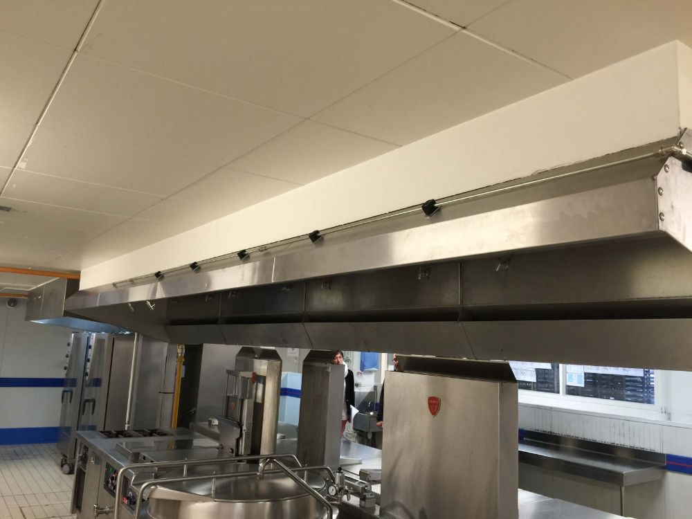 EXTINCTION AUTOMATIQUE TRACEFLAM DANS LA CUISINE D'UN CENTRE HOSPITALIER INSTALLATION REALISEE PAR GLSI