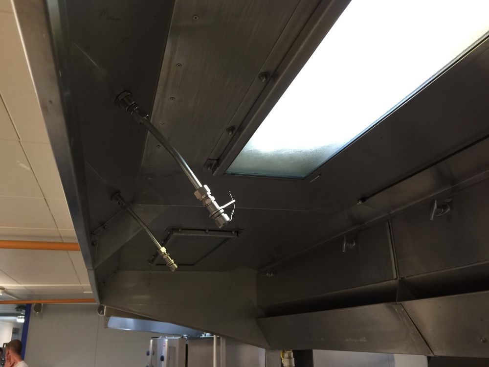 EXTINCTION AUTOMATIQUE TRACEFLAM DANS LA CUISINE D'UN CENTRE HOSPITALIER INSTALLATION REALISEE PAR GLSI