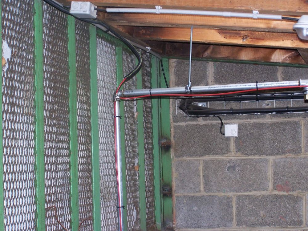 EXTINCTION AUTOMATIQUE TRACEFLAM POUR LA PROTECTION D'UN GROUPE HUILE EN INDUSTRIE REGION MAUBEUGE INSTALLATION REALISEE PAR GLSI