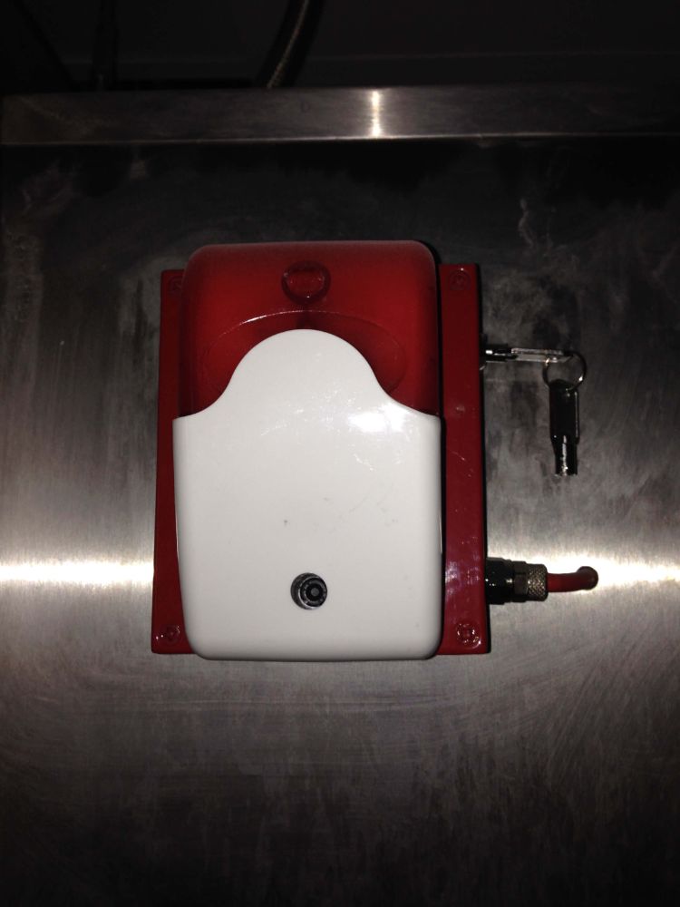 EXTINCTION AUTOMATIQUE TRACEFLAM DANS LA CUISINE D'UN RESTAURANT AVANT SON OUVERTURE INSTALLATION REALISEE PAR GLSI