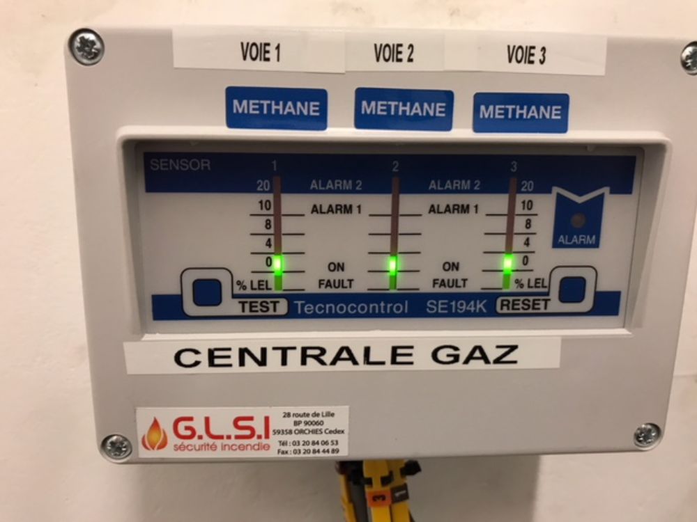 DETECTION GAZ D'UNE CHAUFFERIE EN REGION PARISIENNE. On retrouve ici une installation comprenant une centrale SE 194K et des sondes SE 192KM protégeant les chaudières et la ventilation haute.