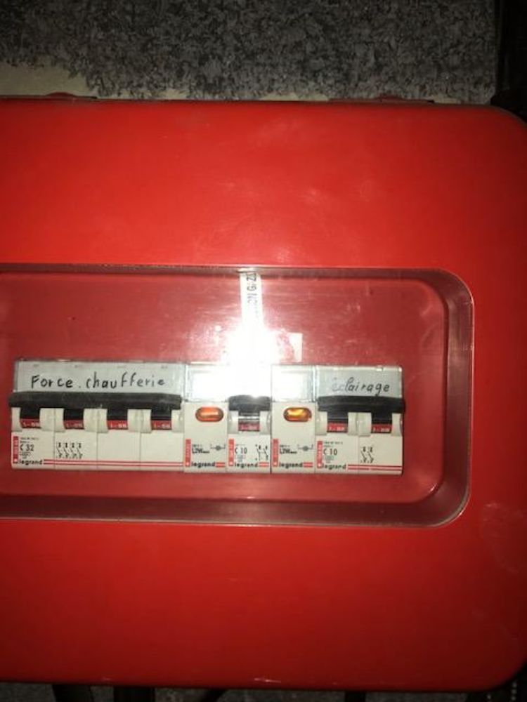 Equipement d'une chaufferie, avec Fourniture et Installation, de sondes monoxydes de carbone SE315C et sondes méthanes SE195K.
